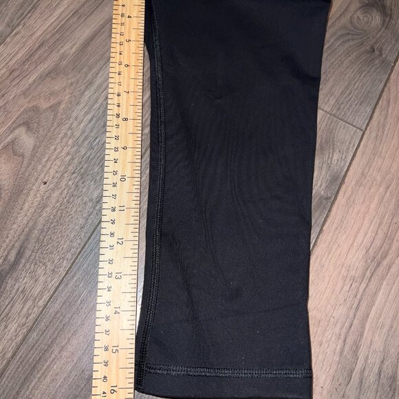 Victoria Secret Sport Capri Leggings - Picture 5 of 6